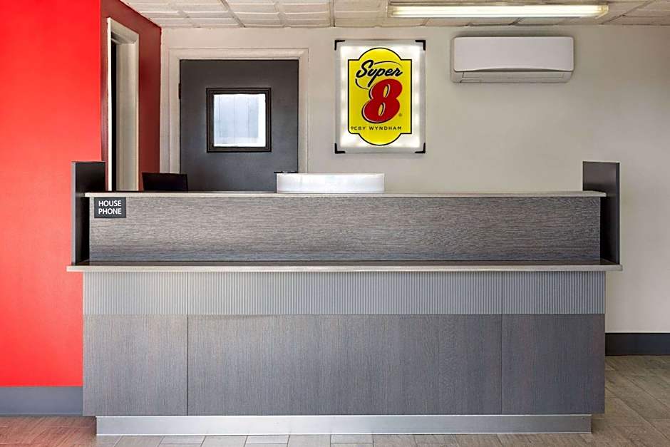 Super 8 by Wyndham Hazleton