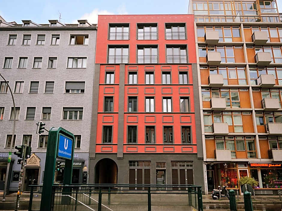 Art Apartments