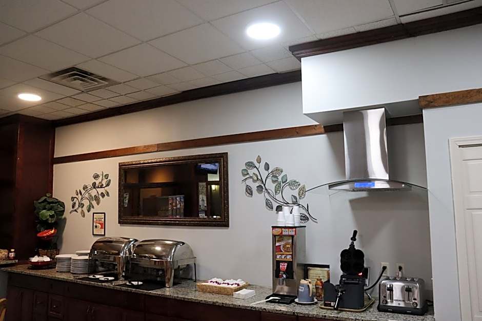 Clarion Hotel & Conference Center Lansing West