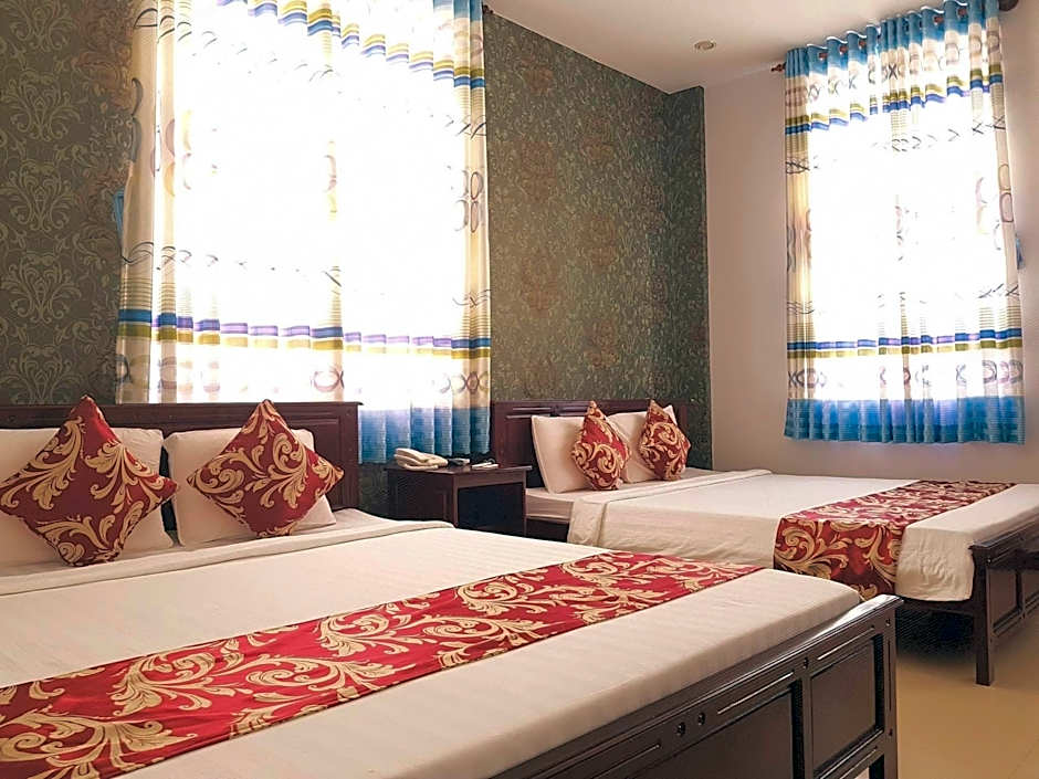 Thi Long Phung Hotel