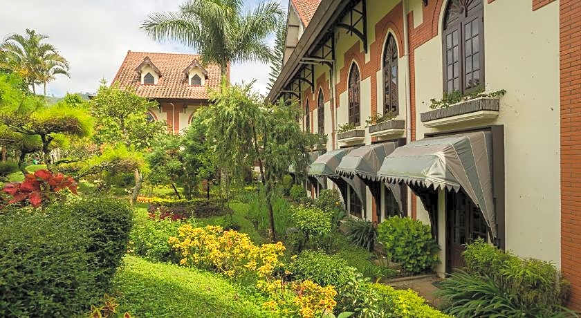 Royal Hotel and Villa Batu