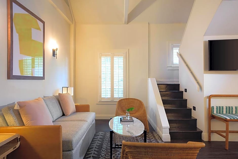 Lighthouse Hotel - Key West Historic Inns
