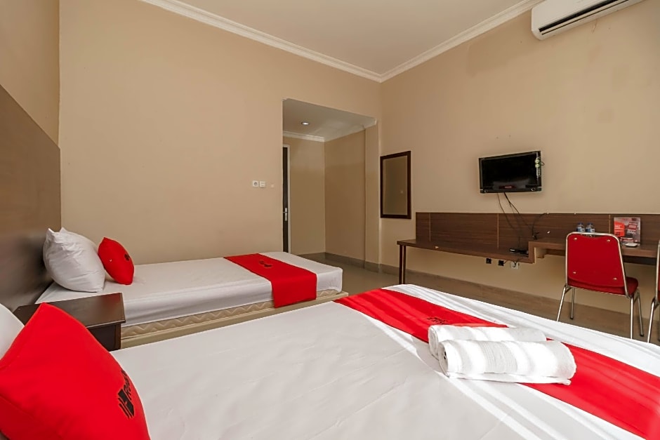 RedDoorz Syariah @ Hotel Putri Gading Bengkulu