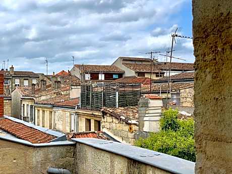 Double Room with City View 4