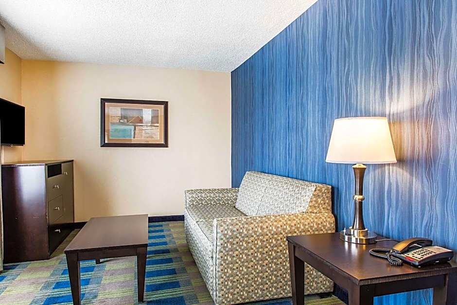 Comfort Inn & Suites