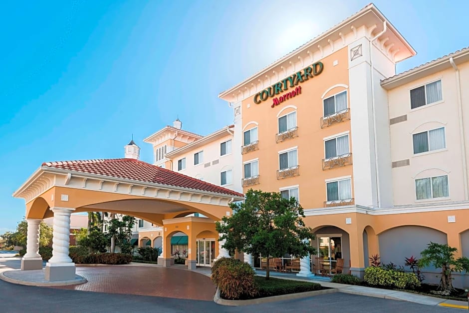 Courtyard Fort Myers at I-75 and Gulf Coast Town Center