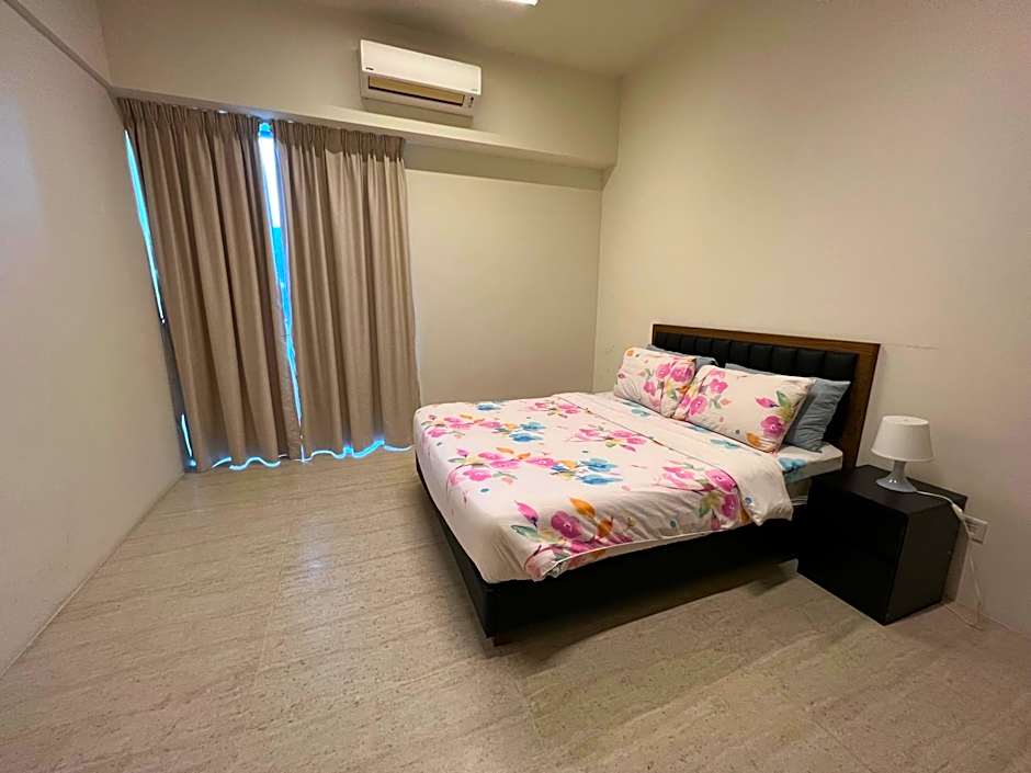 By The Sea Partial Seaview n Mountain View 383