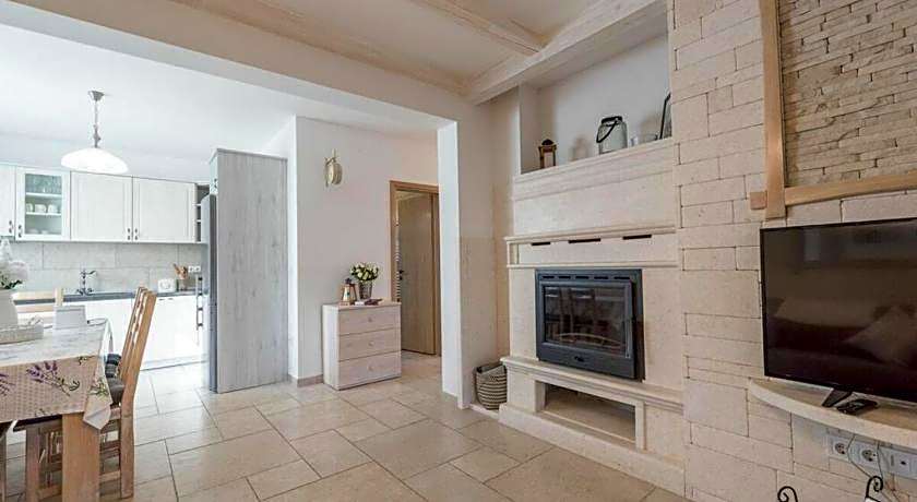 Villa Kirsten with heated pool, jacuzzi and sauna - by TA Leut Agency