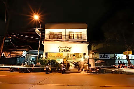 Oldie and Sleepy Hostel