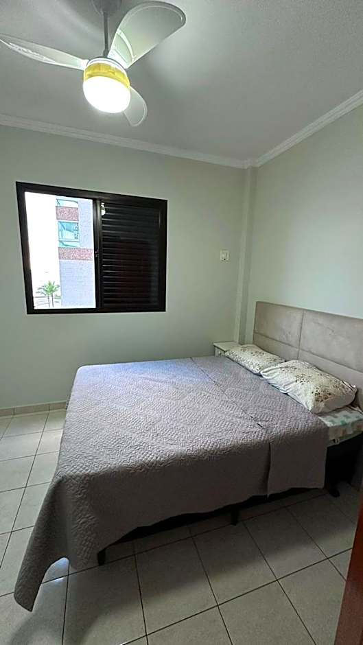 Belo apartamento de frente ao mar - Vila Caiçara