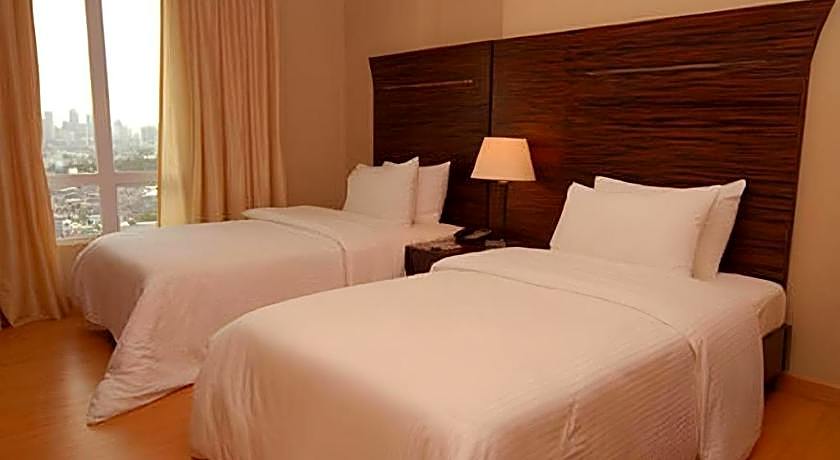 Lancaster Hotel Manila