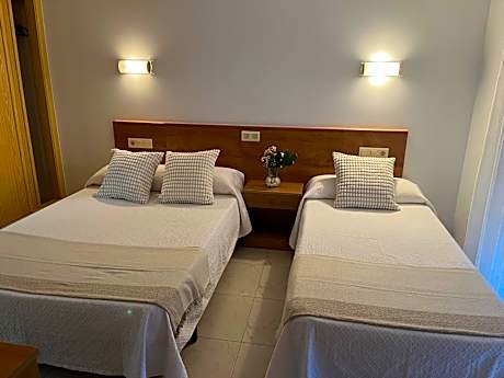 Basic Triple Room