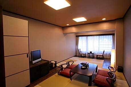 Japanese-Style Room - with private shower and private Toilet - Breakfast Included
