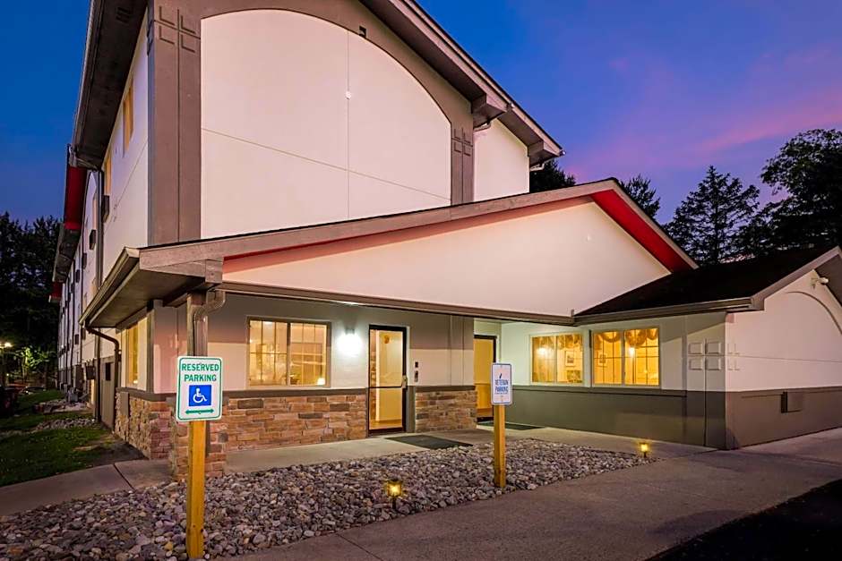 Super 8 by Wyndham East Stroudsburg/Poconos