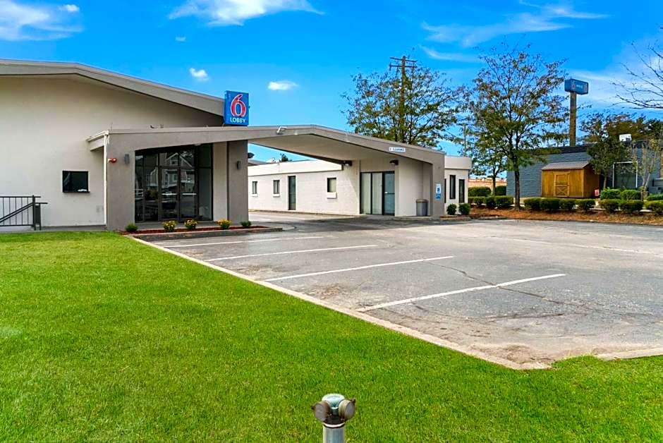 Motel 6-Lexington, KY - Airport