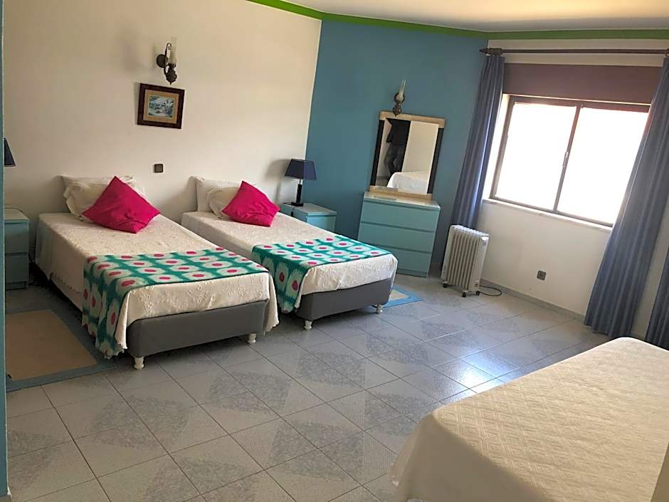 Apartamentos e Quartos Atalaia