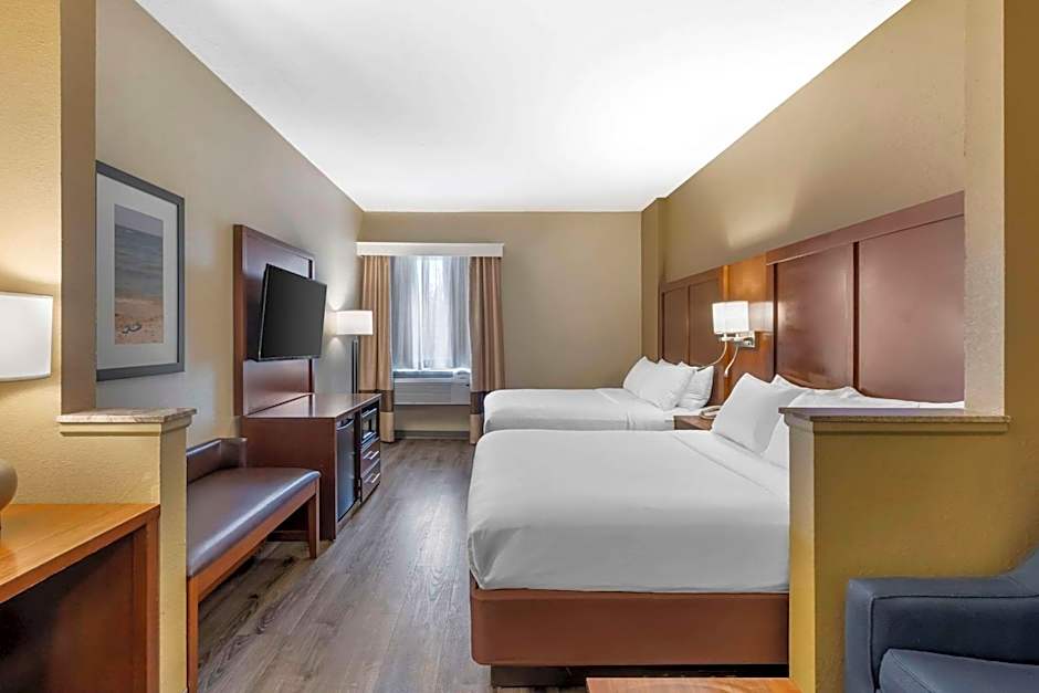 Comfort Suites At The University
