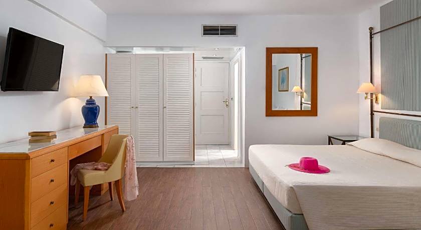 Dionysos Hotel