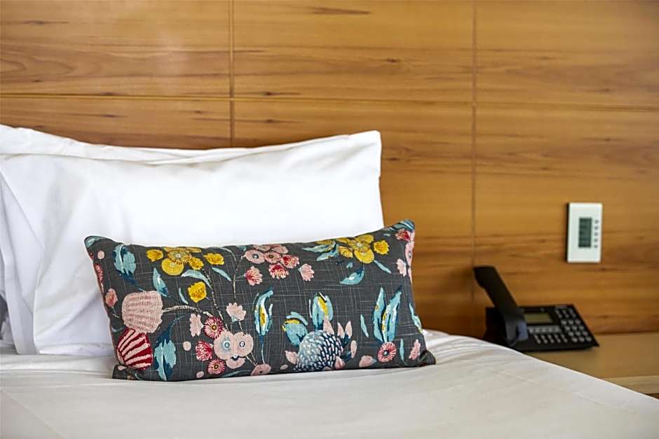 Gateway Hotel by Nightcap Plus