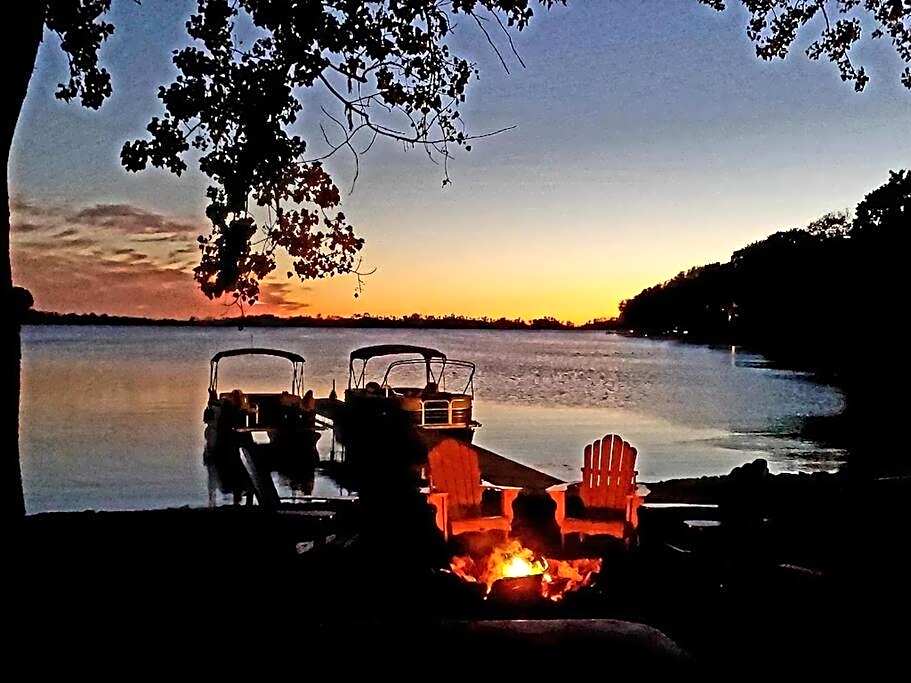 West Lake Waterfront Swimming - Free Pontoon Boat!