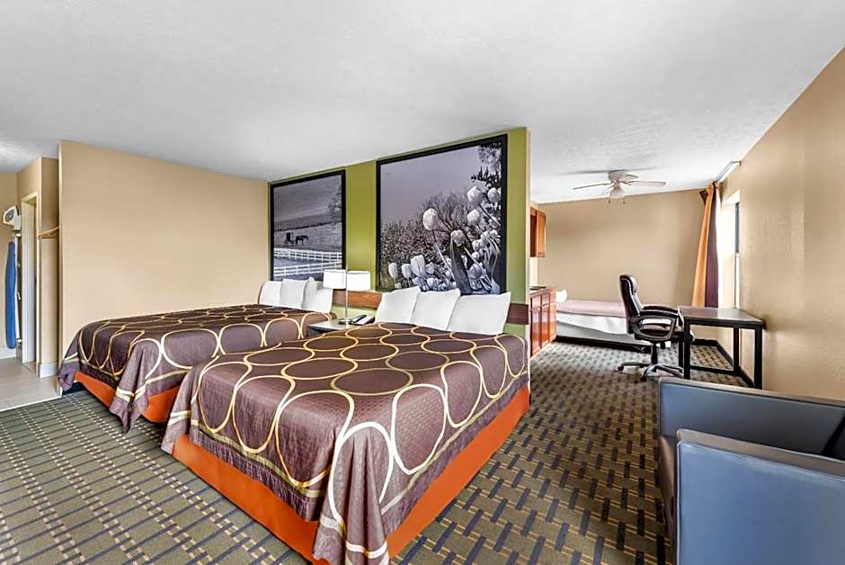 Super 8 by Wyndham Bellefontaine