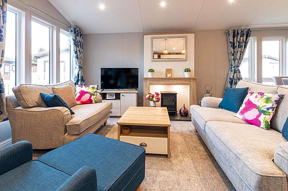 The Haven Lodge with Hot Tub