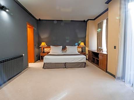 Maisonette with Balcony