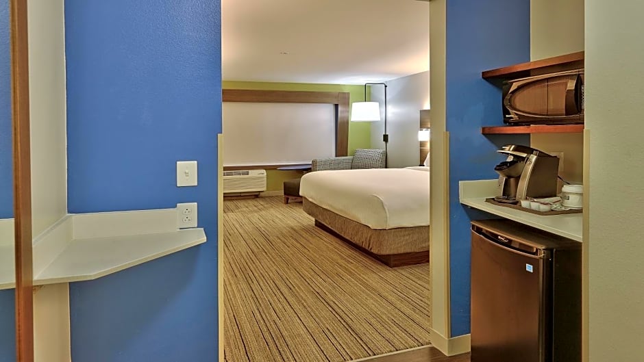 Holiday Inn Express & Suites Broomfield