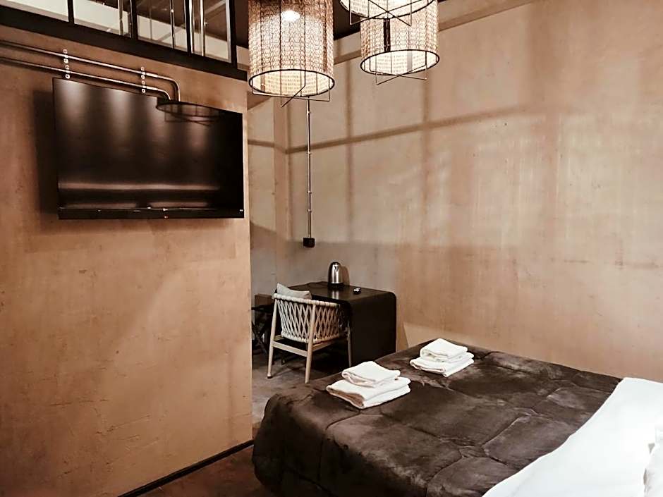 Hotel & Hostel 7