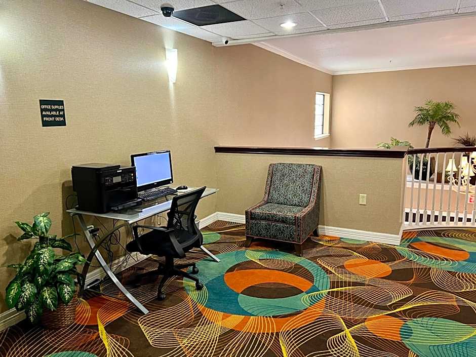 Quality Inn & Suites Near University