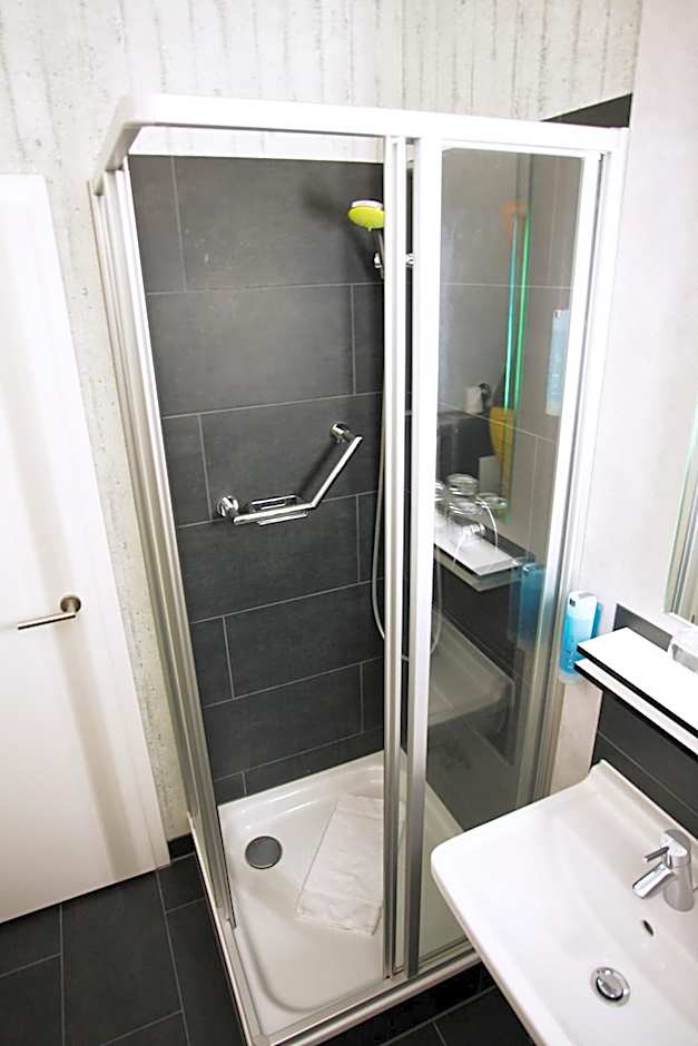 Hotel Cristall - Frankfurt City