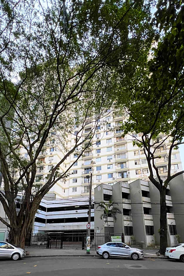 Apartamento em Botafogo a 9min da praia - MRF1307