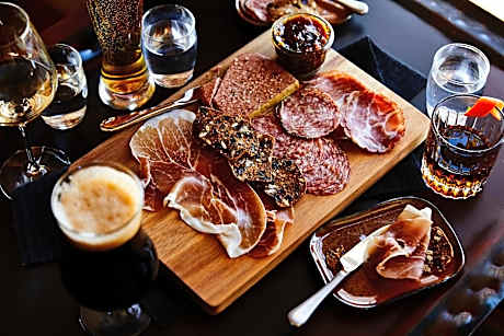 Kimpton Armory Hotel Bozeman By IHG