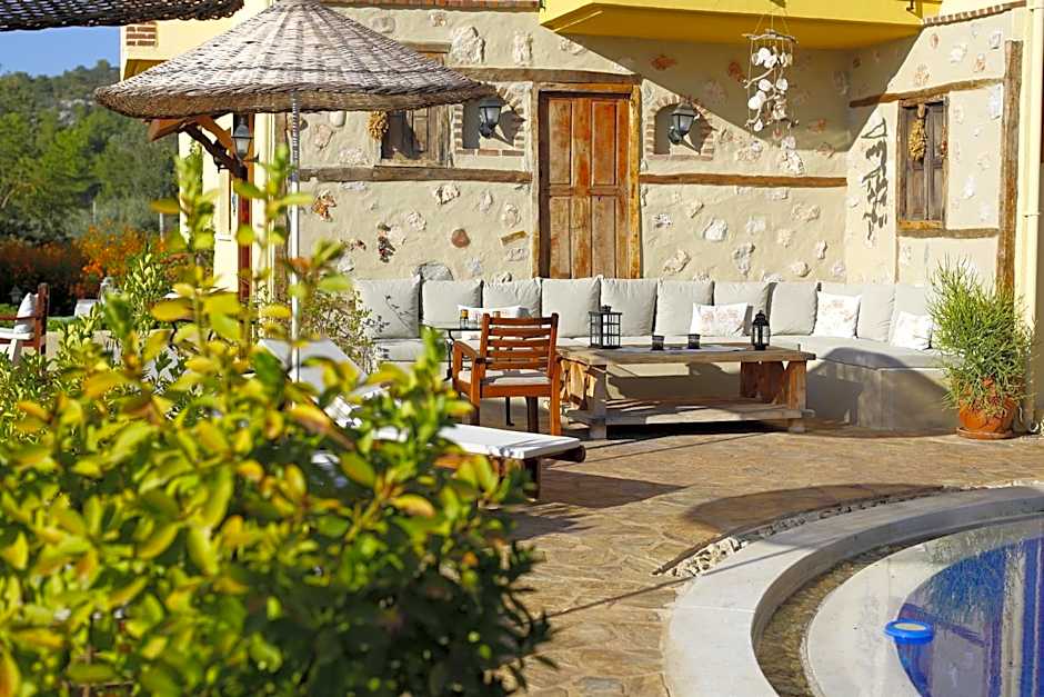 Mandarin & Mango Boutique Hotel