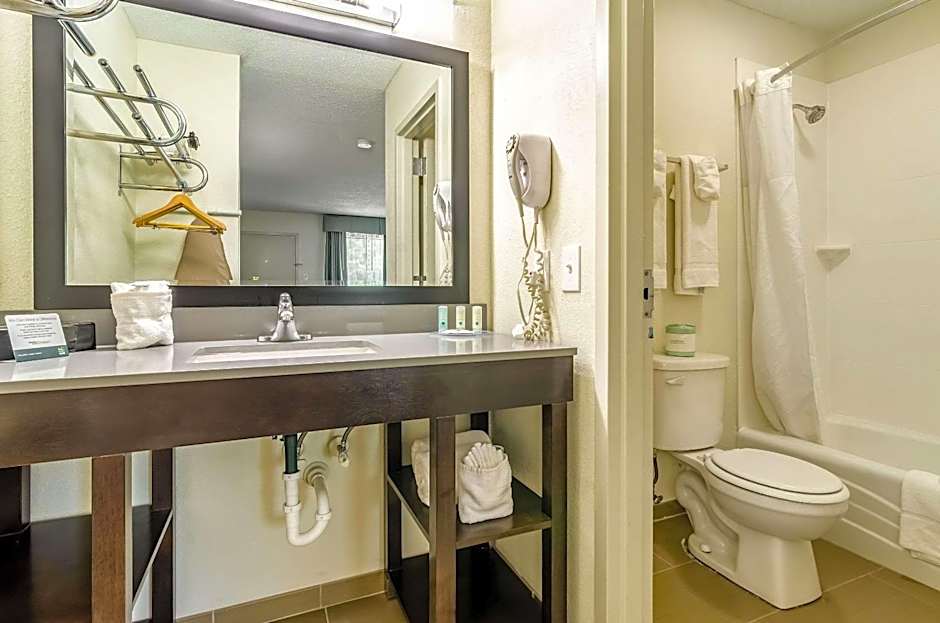 Quality Inn & Suites Creedmoor - Butner