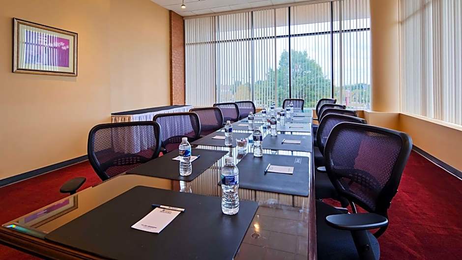 Best Western Plus Hotel And Conference Center