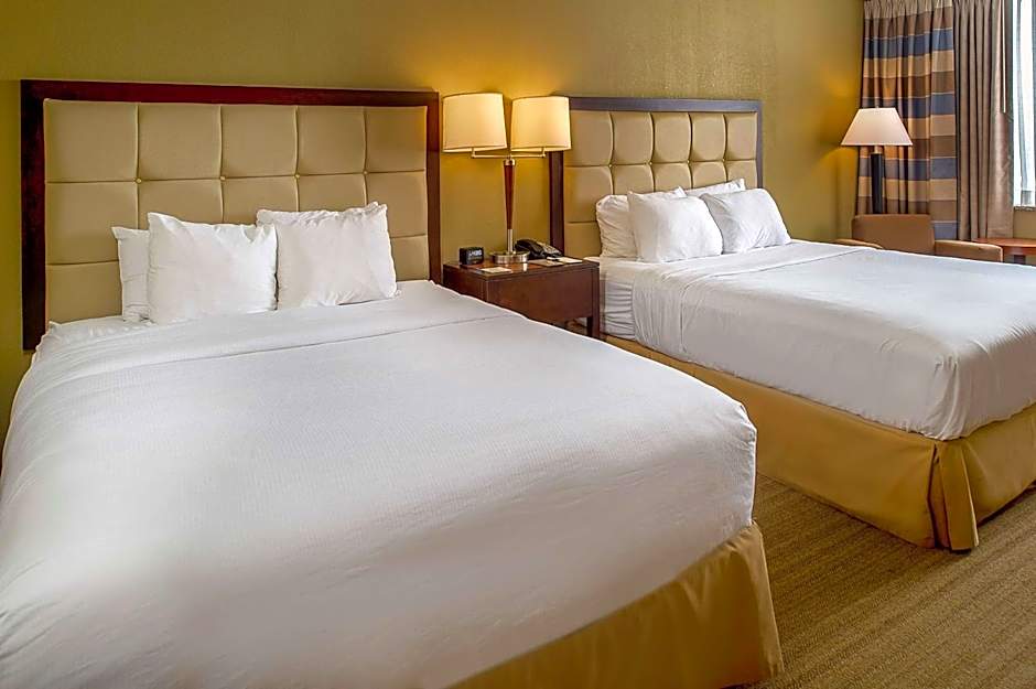 DoubleTree By Hilton Saint Louis Westport