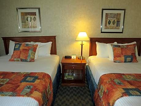 Queen Room with Two Queen Beds - Pet Friendly