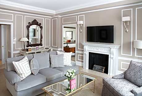 Suite City View King Bed