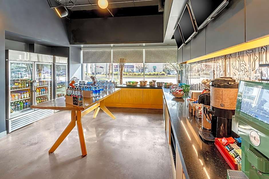 Aloft Jacksonville Tapestry Park