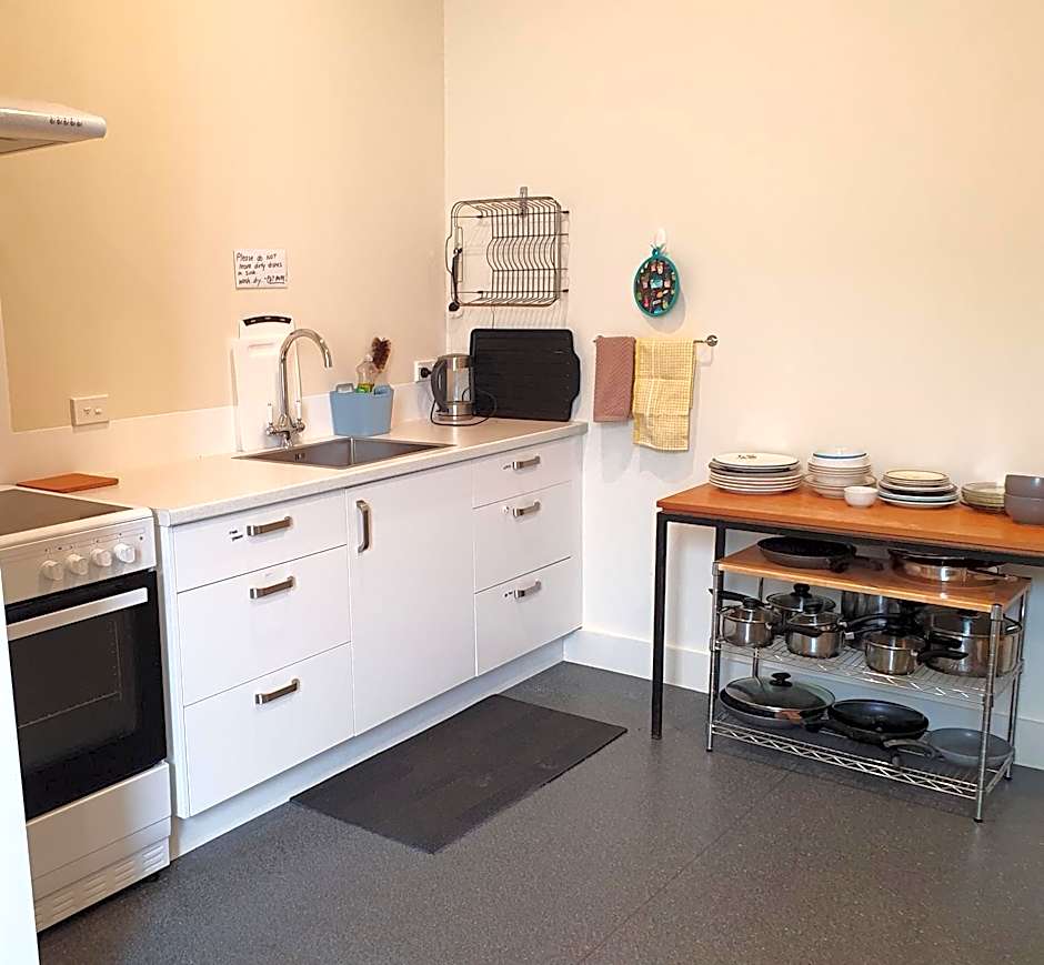 Work and Travel Stay Central City