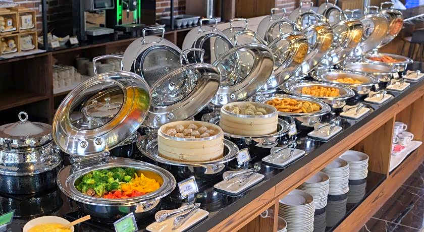 JANDA Golden Tulip Hotel