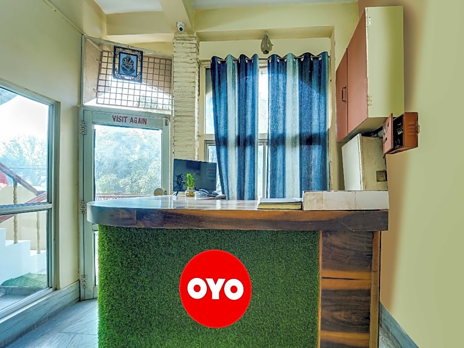 OYO Flagship Hotel Ashish Inn