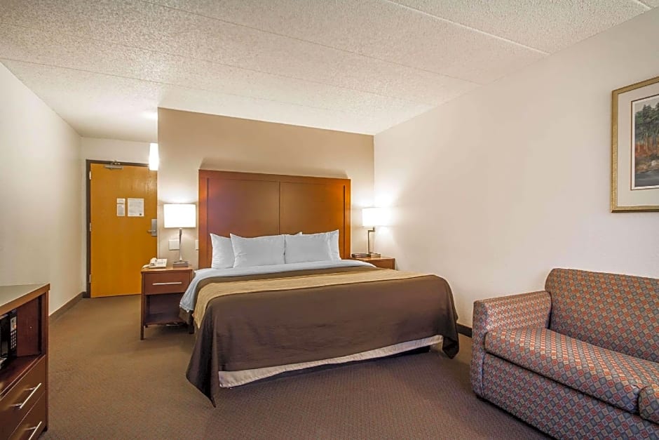 Comfort Inn & Suites Madison - Airport