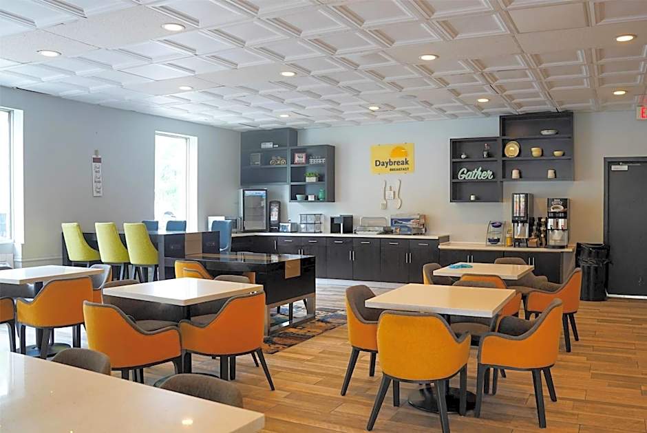 Days Inn by Wyndham Southington