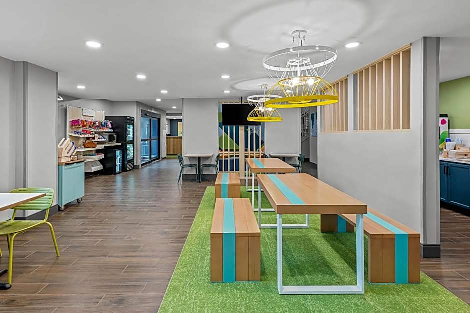 Spark by Hilton Brunswick