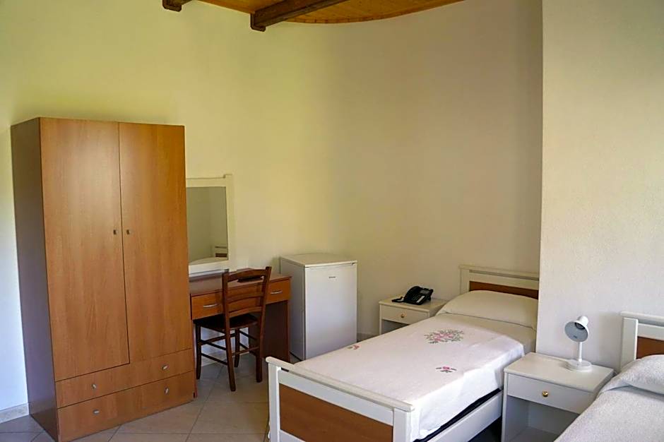 Photo 1 of 22 of 1 Double Bed or 2 Beds
