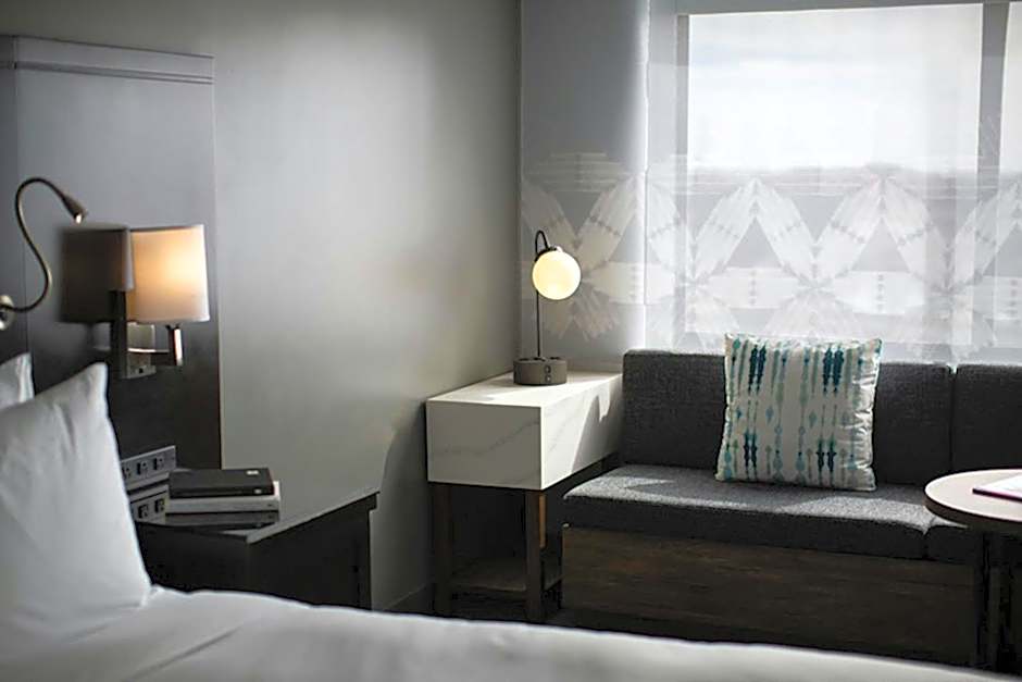 The Baronette Renaissance by Marriott Detroit-Novi Hotel