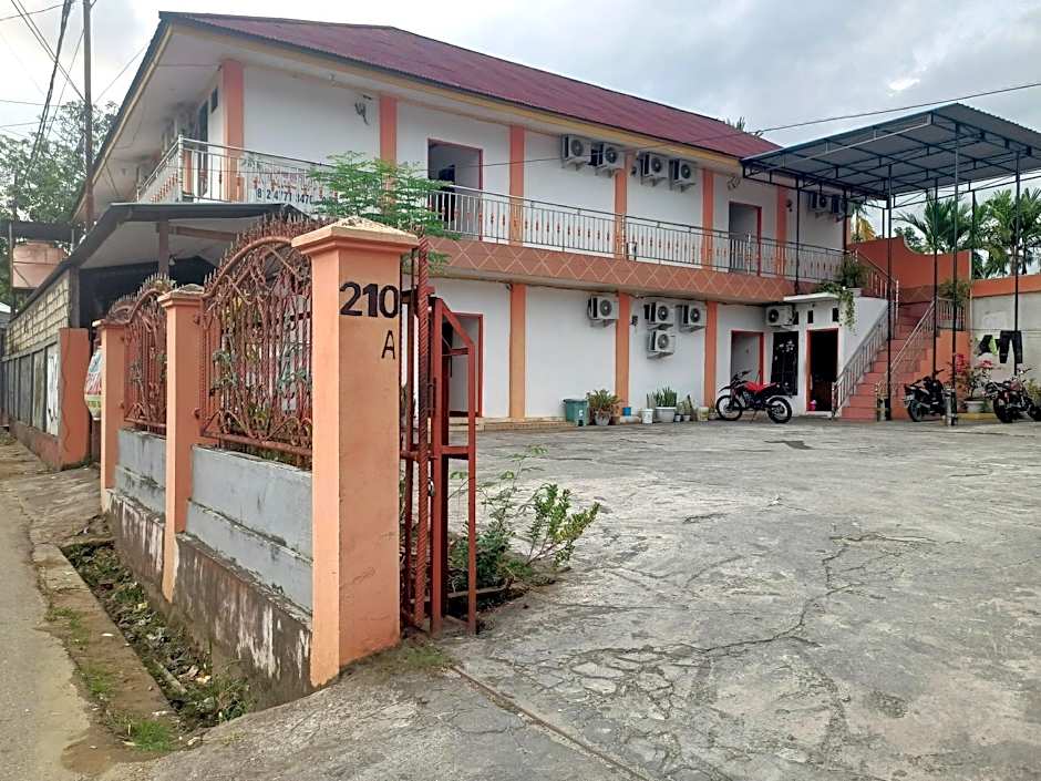 OYO 93332 Kharis Home Stay