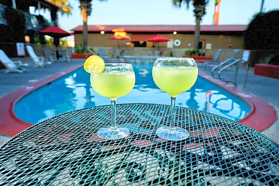 Family Garden Inn & Suites